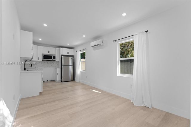 2610 NW 83rd Ave B, Sunrise, FL 33322