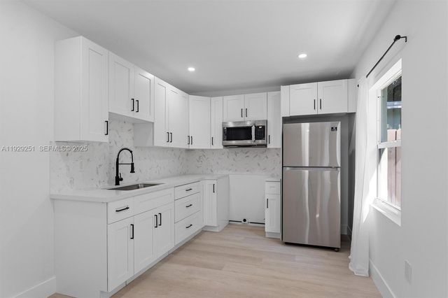 2610 NW 83rd Ave B, Sunrise, FL 33322