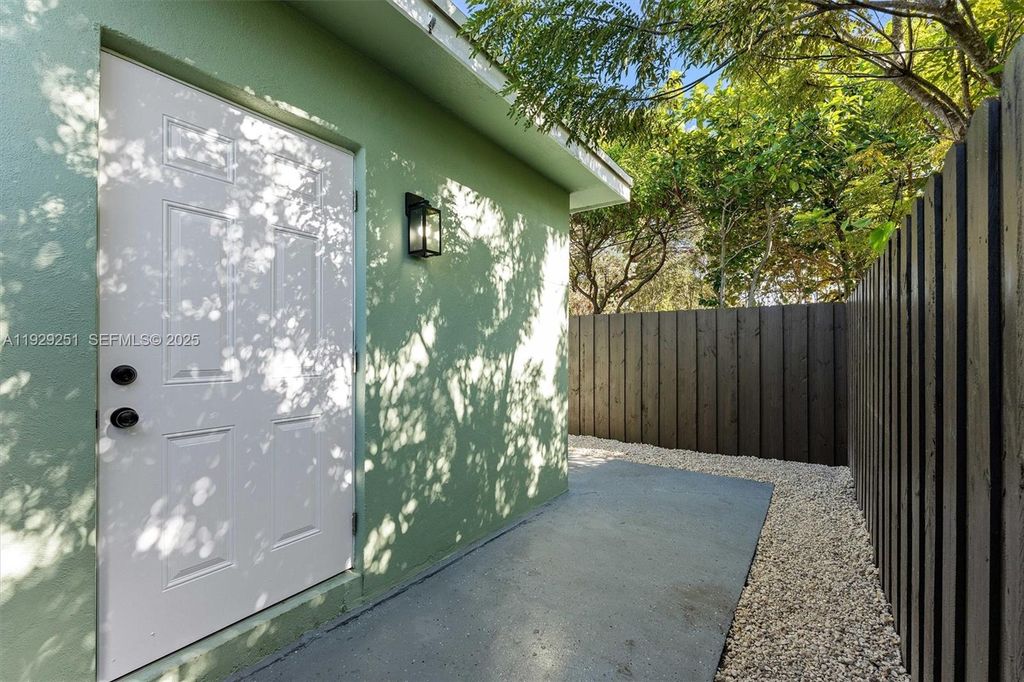 2610 NW 83rd Ave B, Sunrise, FL 33322