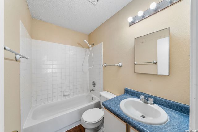 7038 Cole Creek, Converse, TX 78109