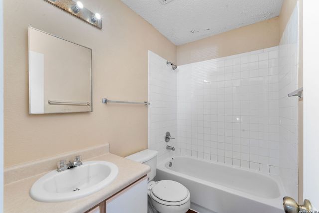 7038 Cole Creek, Converse, TX 78109