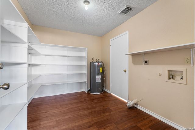 7038 Cole Creek, Converse, TX 78109