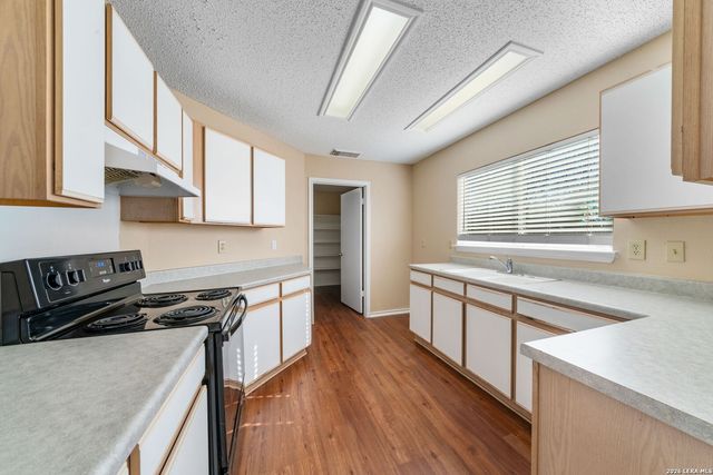 7038 Cole Creek, Converse, TX 78109