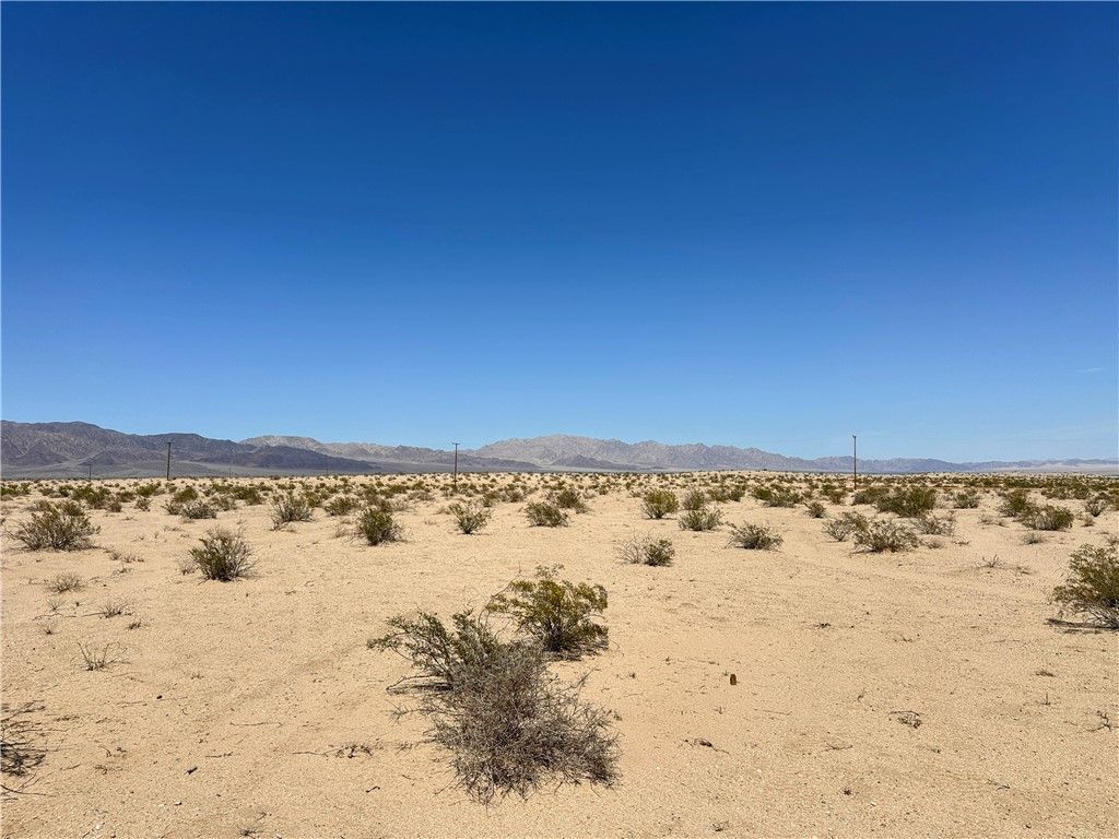12 Cadiz Avenue, 29 Palms, CA 92277