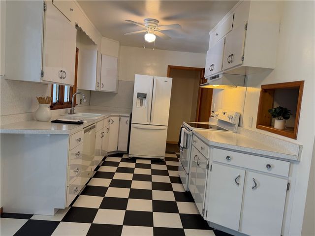 26 Merrydale Drive, Gates, NY 14624