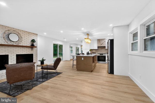 9200 PLEASANT CT, Laurel, MD 20708