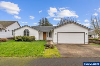 2931 Hollywood Dr NE, Salem, OR 97305