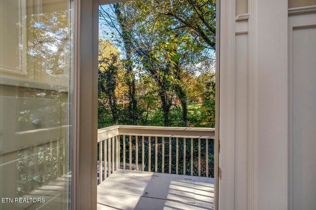 212 Woodland Trace Drive, Knoxville, TN 37934