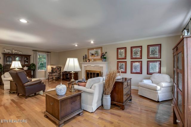 212 Woodland Trace Drive, Knoxville, TN 37934