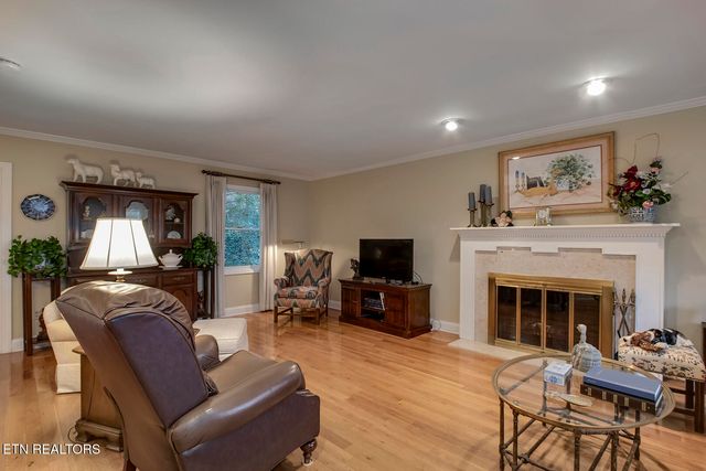 212 Woodland Trace Drive, Knoxville, TN 37934