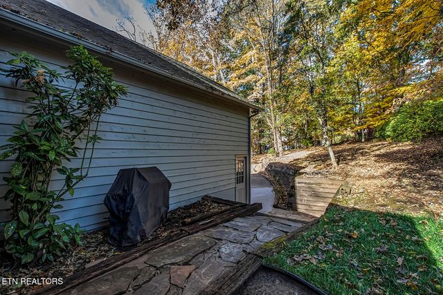212 Woodland Trace Drive, Knoxville, TN 37934