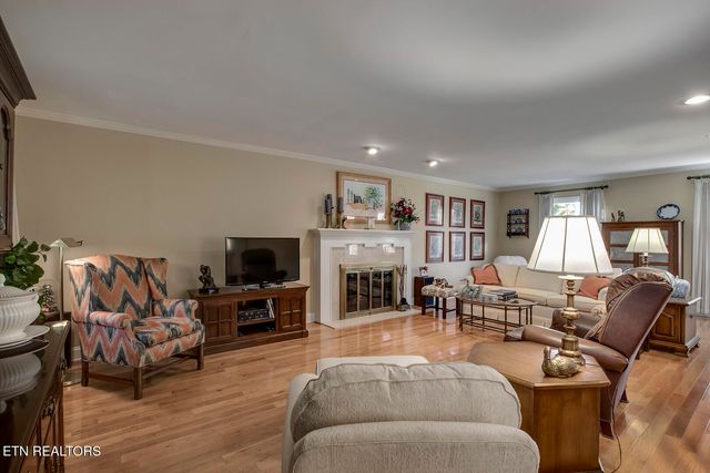 212 Woodland Trace Drive, Knoxville, TN 37934