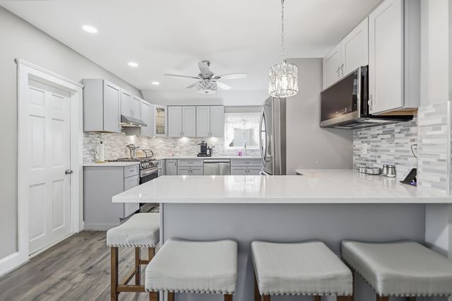 157 S Pleasant St, Haverhill, MA 01835