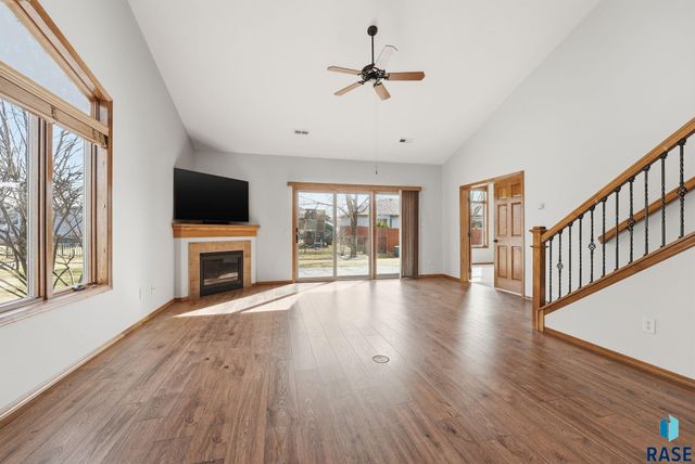 6206 S Cimarron Pl Place, Sioux Falls, SD 57108