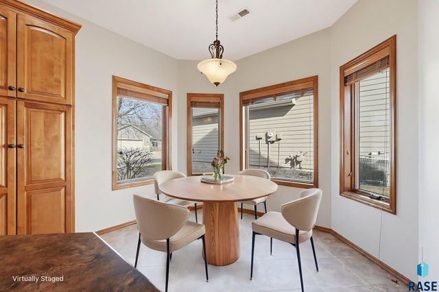 6206 S Cimarron Pl Place, Sioux Falls, SD 57108