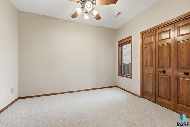 6206 S Cimarron Pl Place, Sioux Falls, SD 57108