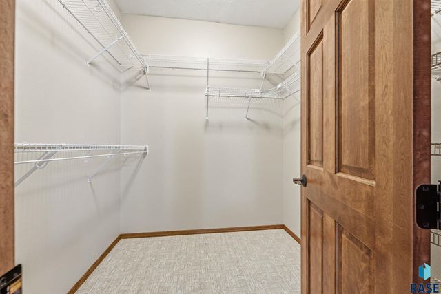 6206 S Cimarron Pl Place, Sioux Falls, SD 57108