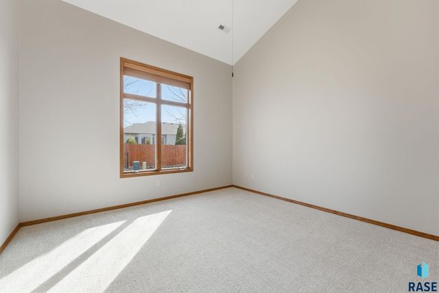 6206 S Cimarron Pl Place, Sioux Falls, SD 57108