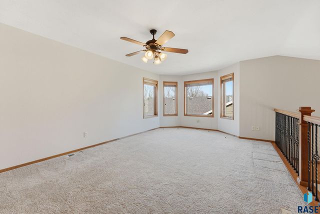 6206 S Cimarron Pl Place, Sioux Falls, SD 57108