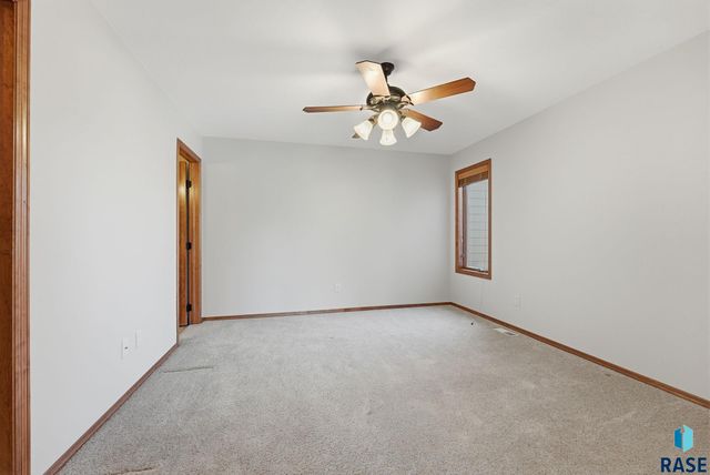 6206 S Cimarron Pl Place, Sioux Falls, SD 57108