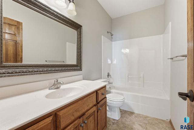 6206 S Cimarron Pl Place, Sioux Falls, SD 57108