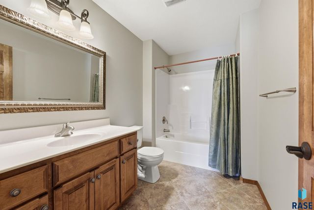 6206 S Cimarron Pl Place, Sioux Falls, SD 57108