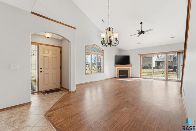 6206 S Cimarron Pl Place, Sioux Falls, SD 57108