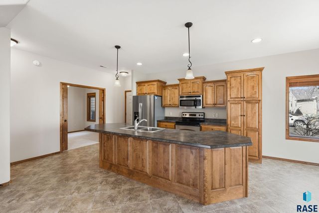 6206 S Cimarron Pl Place, Sioux Falls, SD 57108