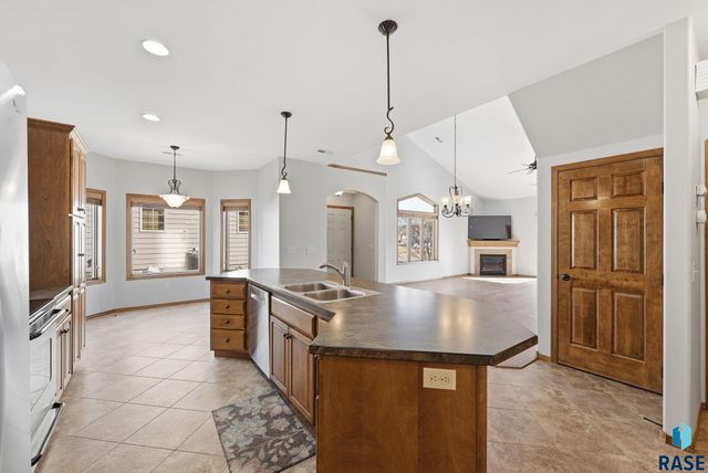 6206 S Cimarron Pl Place, Sioux Falls, SD 57108