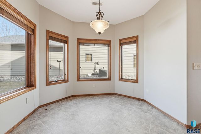 6206 S Cimarron Pl Place, Sioux Falls, SD 57108