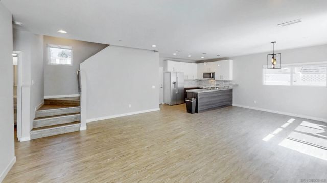 2114 Felspar St, San Diego, CA 92109