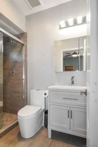 2114 Felspar St, San Diego, CA 92109