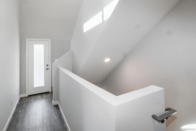 2114 Felspar St, San Diego, CA 92109