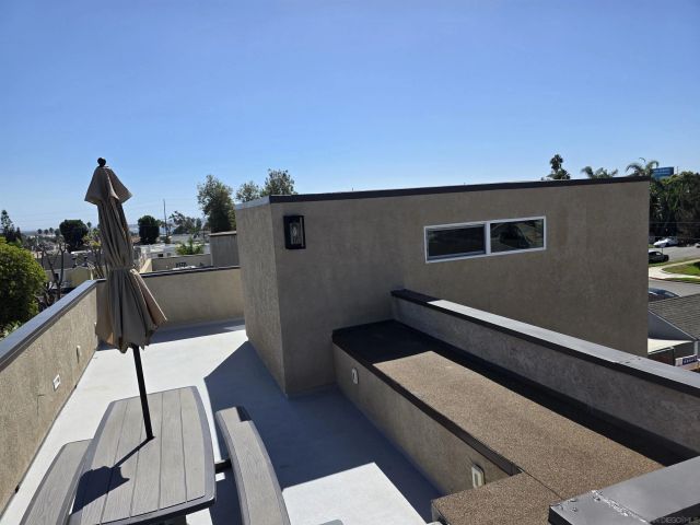 2114 Felspar St, San Diego, CA 92109