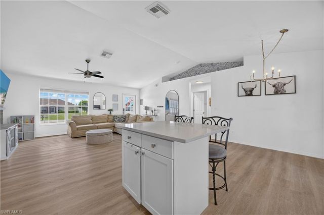 1821 SW 22nd TER, Cape Coral, FL 33991