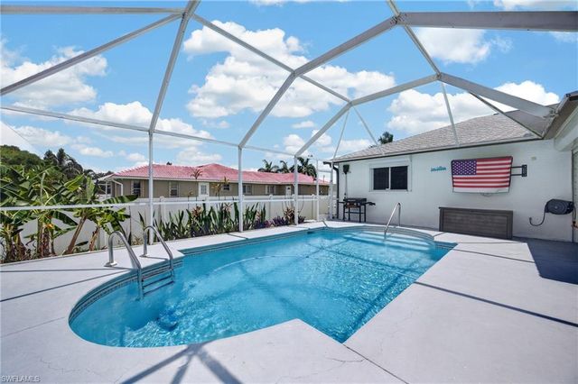1821 SW 22nd TER, Cape Coral, FL 33991
