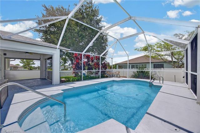 1821 SW 22nd TER, Cape Coral, FL 33991