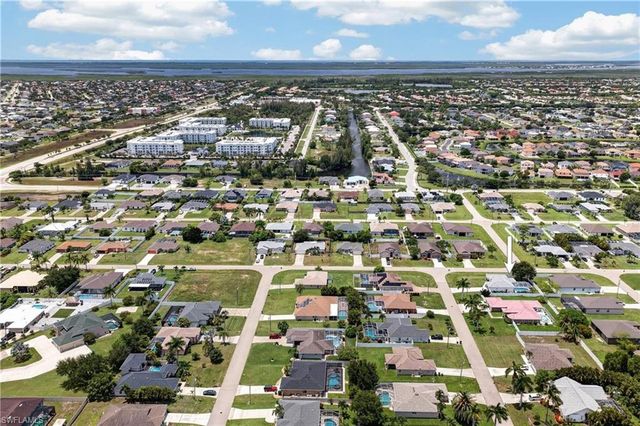 1821 SW 22nd TER, Cape Coral, FL 33991