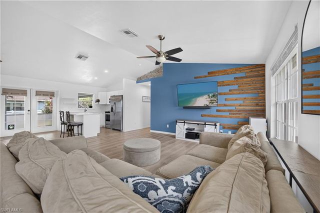 1821 SW 22nd TER, Cape Coral, FL 33991
