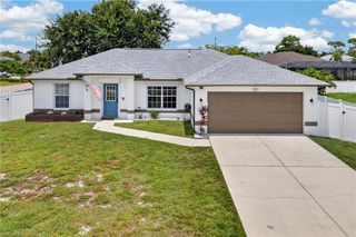 1821 SW 22nd TER, Cape Coral, FL 33991