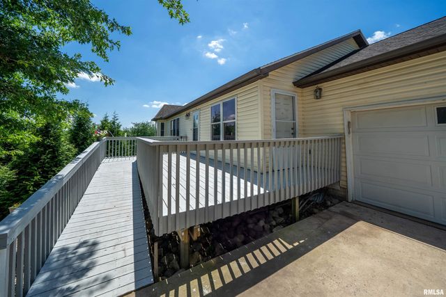 21501 N Berchtold Road, Chillicothe, IL 61523