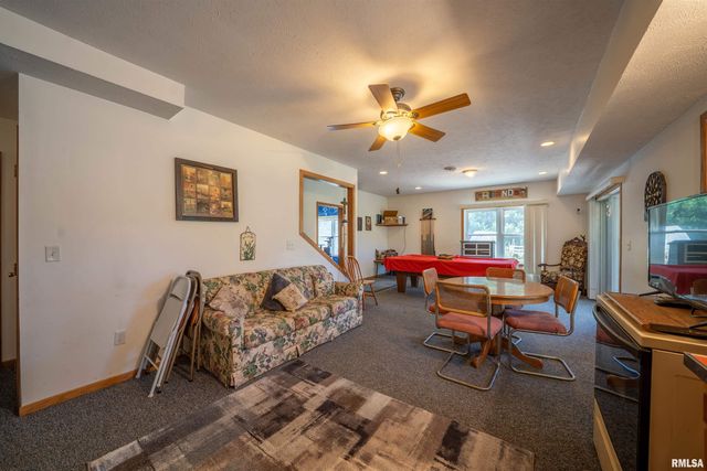 21501 N Berchtold Road, Chillicothe, IL 61523