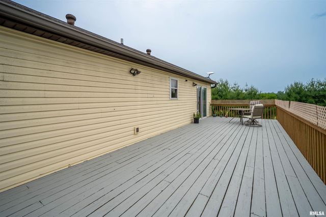 21501 N Berchtold Road, Chillicothe, IL 61523