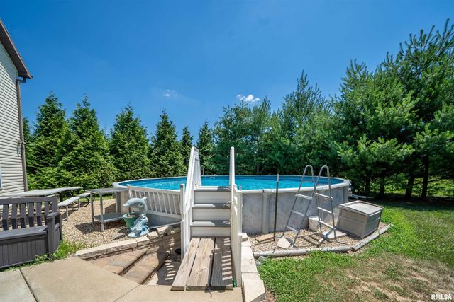 21501 N Berchtold Road, Chillicothe, IL 61523