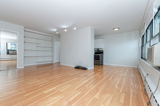 3420 N LAKE SHORE Drive 10H, Chicago, IL 60657