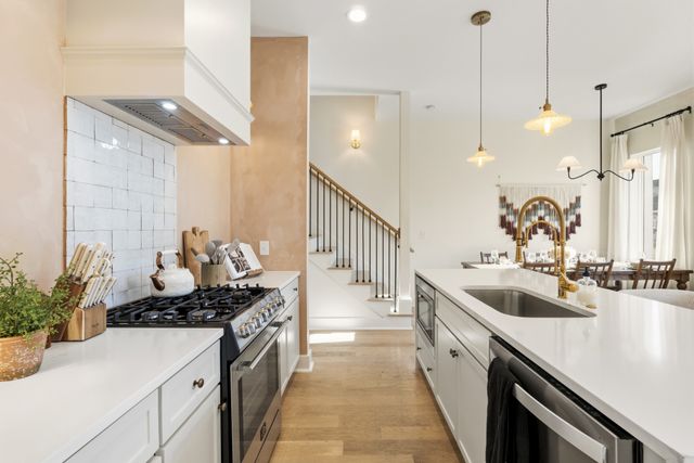 1037C Scovel St, Nashville, TN 37208