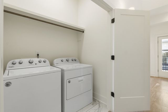 1037C Scovel St, Nashville, TN 37208