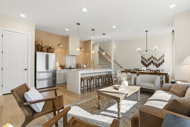 1037C Scovel St, Nashville, TN 37208