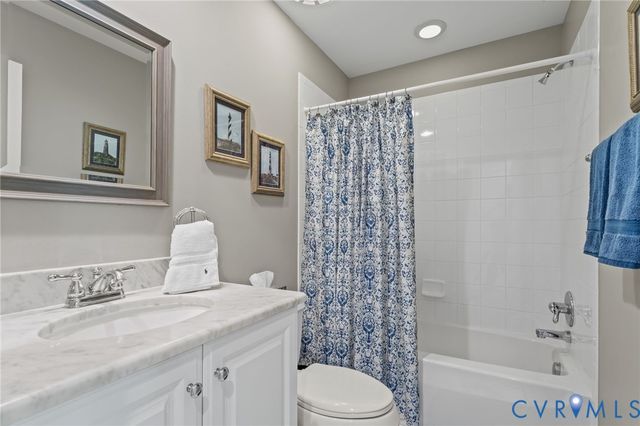 1126 Hyde Ln, Henrico, VA 23229