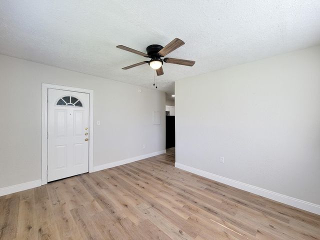 711 Avenue A 1, La Marque, TX 77568